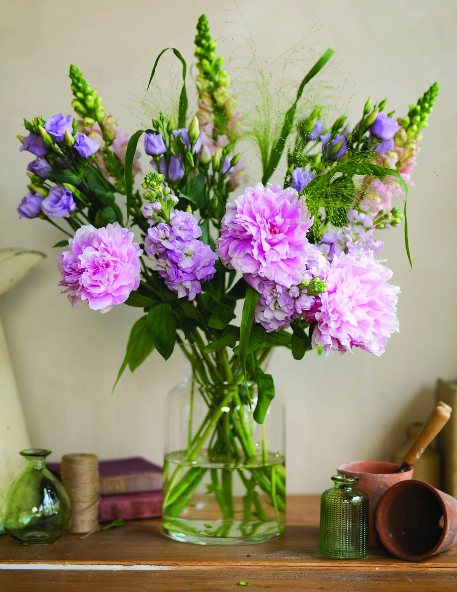 GCDNSPCC's tweet photo. A huge thank you to @fredds_flowers for donating boxes of gorgeous fresh seasonal flowers to our NSPCC Great Chefs Dinner 2020 auction! 🌻🌹🌷 https://t.co/Q1Ad3Nhy95