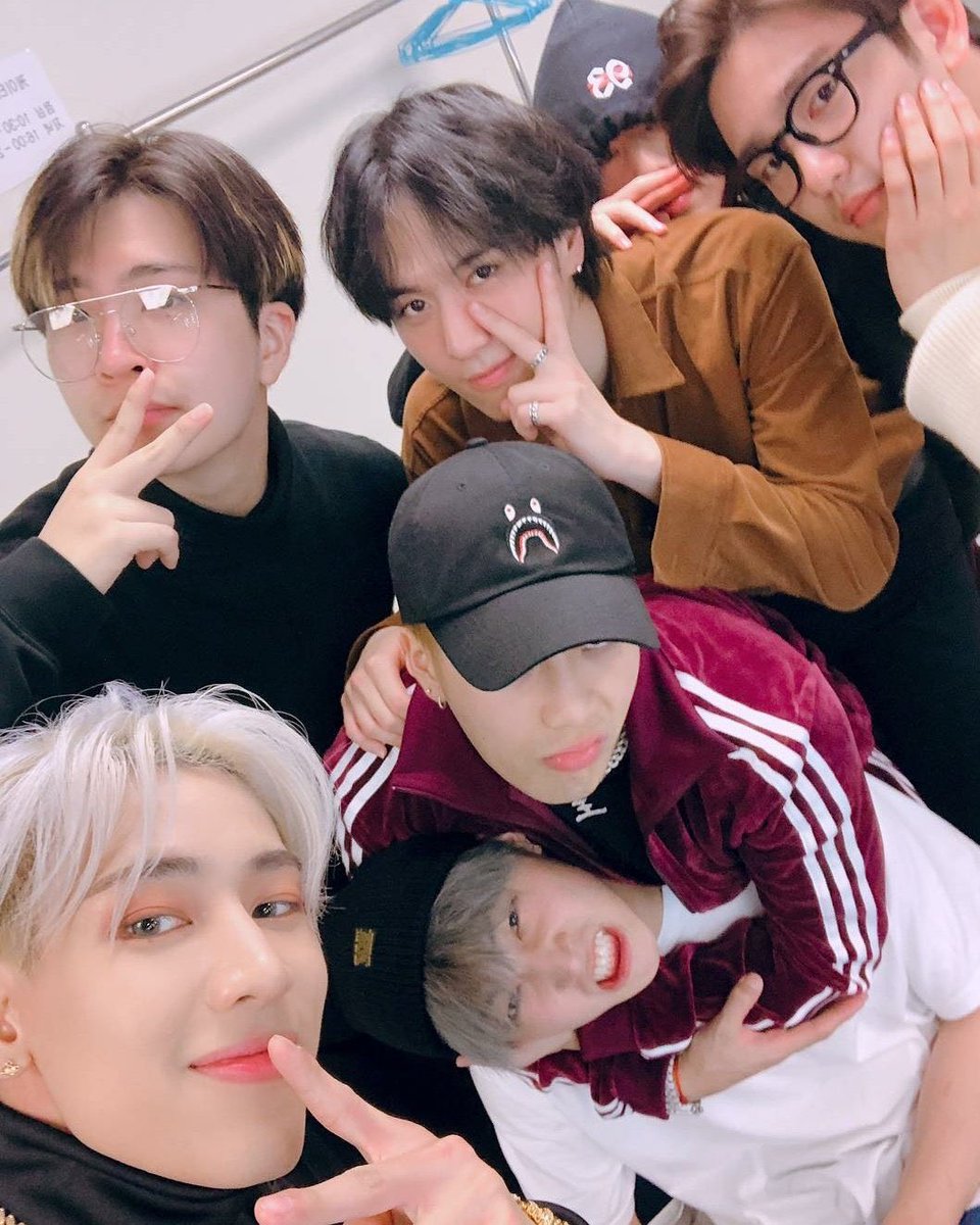defbypp's tweet photo. @nanzgodzilla @GOT7Official คิดถึงทุกคนมากกกเลยค่ะ 

 #ExaGOT7 #ExaBFF @GOT7Official https://t.co/FvxoIKIdim