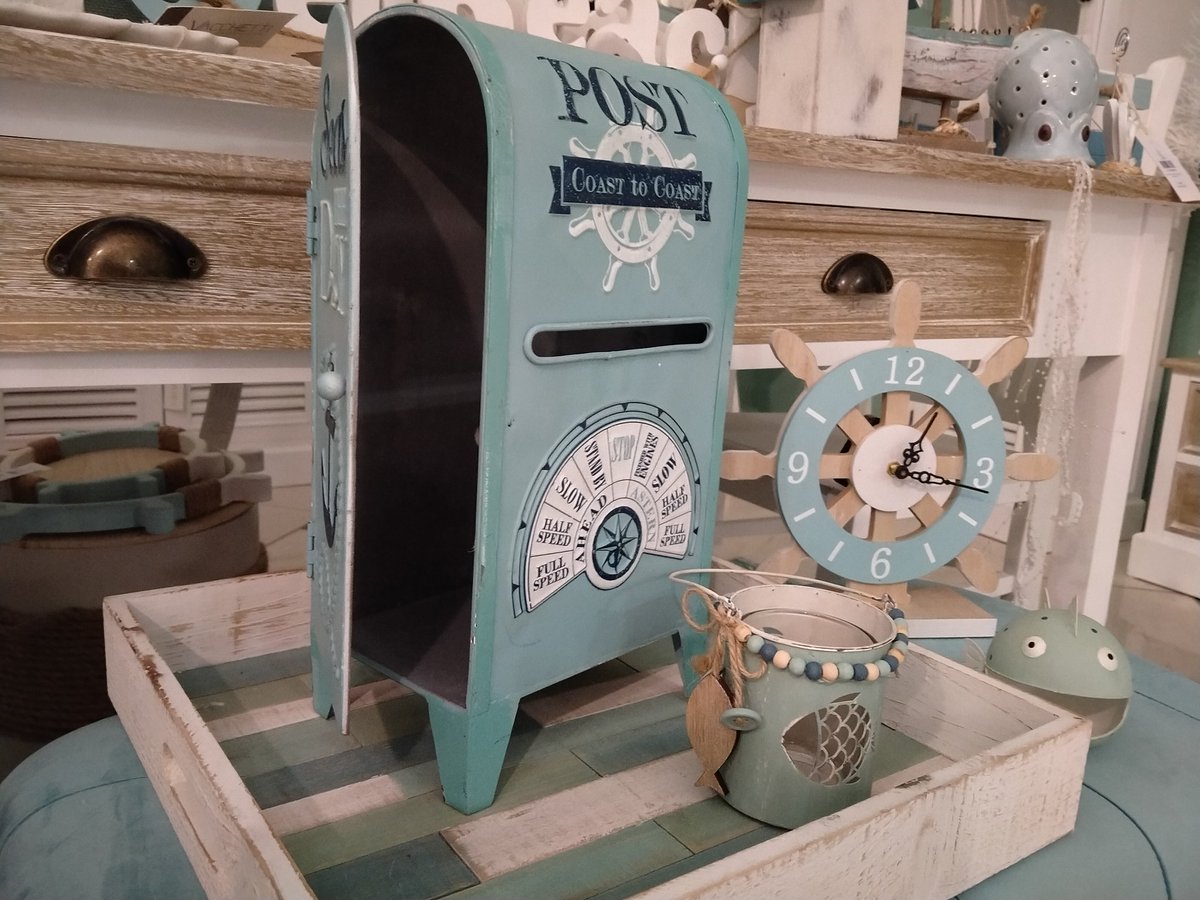VGGroup's tweet photo. I simboli del mondo navale son il punto di forza dello stile coastal, divertitevi ad arredare i vostri angoli della casa!
.
.
#vacchetti #vacchettispa #collezione #collezionemare #seacollection #mare #sea #timone #coastal #orologio #portalettere #cassettedellaposta #Coastal https://t.co/wutgfP0prs