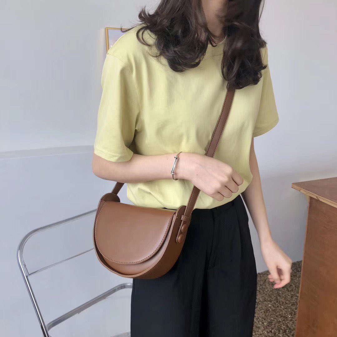MyTasche's tweet photo. SALE❗️ SALE ❗️
Mimie bold bag
1- RM39, 2-RM59
Ready stock ✅
#handbag #slingbag #handbagmurah #totebag #backpack #longchamp #taschemy #sayajual #jomberniaga #bazarpaknil #twtpromote #RTdanSebar @RTNiaga @twt__promote @Twt_Product @RTdanSebar @_SayaJual https://t.co/oXd1OUFzD4