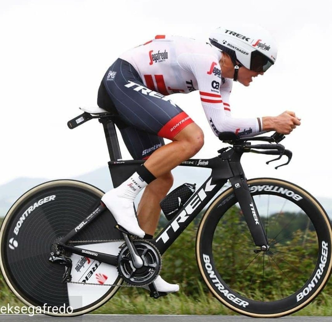 2 years ago today was ITT day at the TdF2018 @Tomashuuns was able to race for @TrekSegafredo in 🇱🇻 champions skinsuit