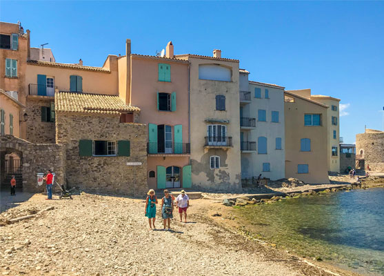 FlyttAgency's tweet photo. #CetEteJeVisisteLaFrance : Do you, do you #Saint-Tropez ? 
Le + emblématique des villages de la #CôtedAzurFrance. 
Emblématique pour son “gendarme”; pour son glamour, qui réuni des #célébrités internationales ; pour sa nature, omniprésente ; pour ses célèbres #plages. 

#Holidays https://t.co/cfqrYcOl6G