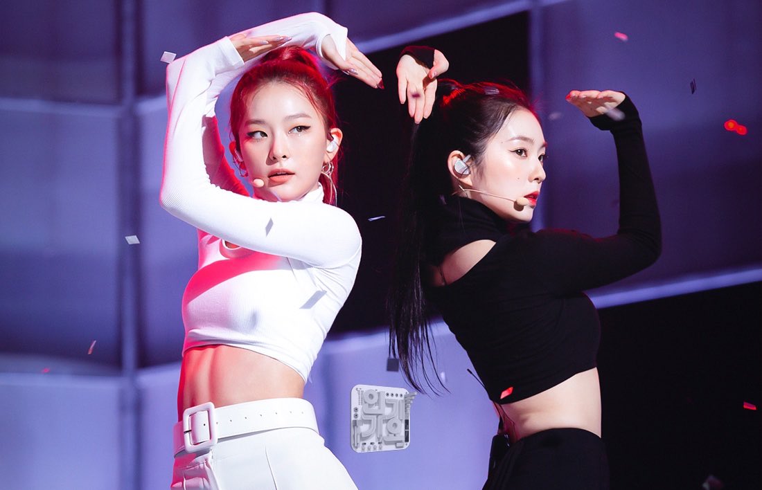 SeulReneDaily's tweet photo. |OFFICIAL| 200728 [🐰🐻] SBS Inkigayo - Naughty Goodbye Stage (7/26) #RedVelvet_IRENE_SEULGI #레드벨벳_아이린_슬기 #IRENE 
#아이린 #SEULGI #슬기 #RedVelvet #레드벨벳 #Naughty @RVsmtown #ThankYouAseul
https://t.co/41UH8pPc4J
https://t.co/lTrp8ObFnu
https://t.co/1yTHYz2tdX https://t.co/YZzAIyB2tz