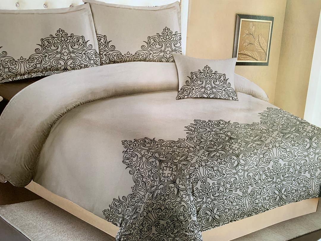 PamPamela54's tweet photo. Restocked 🤗🤗🤗🤗 
Our Customers that buy our lovely Duvets always testify how beautiful and of high quality they are 😍
The comfort and peace of mind is really worth it 🤗
WhatsApp 0789185642 👍 https://t.co/rUsuAcPjvV