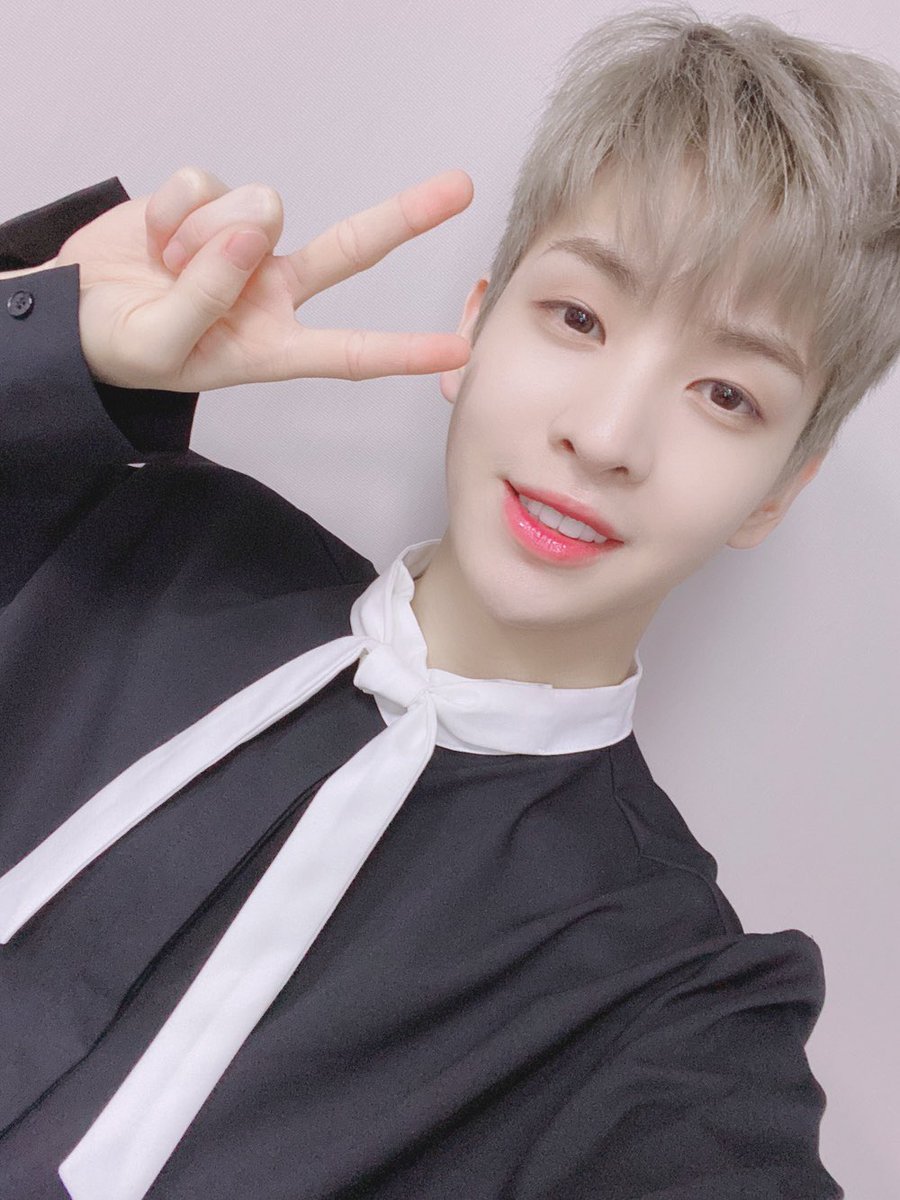CRAVITY_twt's tweet photo. 러비티 보고 싶어요~ 오늘 좋은 하루 보내요!! 저도 러비티 생각하면서 보낼게요~ ^^ 

#크래비티 #앨런 https://t.co/K2NWOrB5IS
