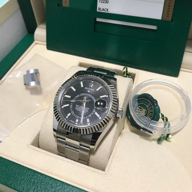 chrono18k's tweet photo. Rolex sky dweller 2018 - like new 
https://t.co/tGD4QvoCoi
@rolex #rolex https://t.co/Ix5j0HSxcs