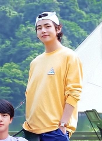 vantends's tweet photo. taehyung wearing shorts do y’all see his veins?! https://t.co/sfBVvb55J2