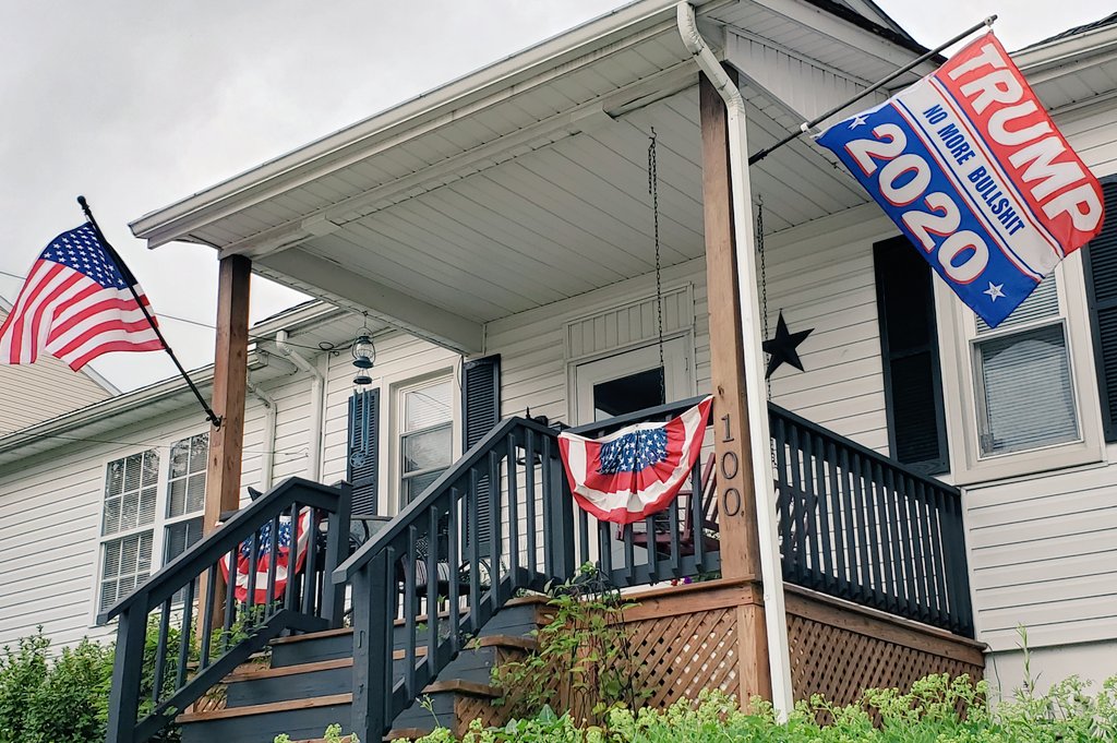 IBeaverdale's tweet photo. #FlagsOutForAmerica #FlagsOut 
#DemocratsAreDestroyingAmerica #AmericaFirst #PatriotsUnited https://t.co/hSas03QSbS