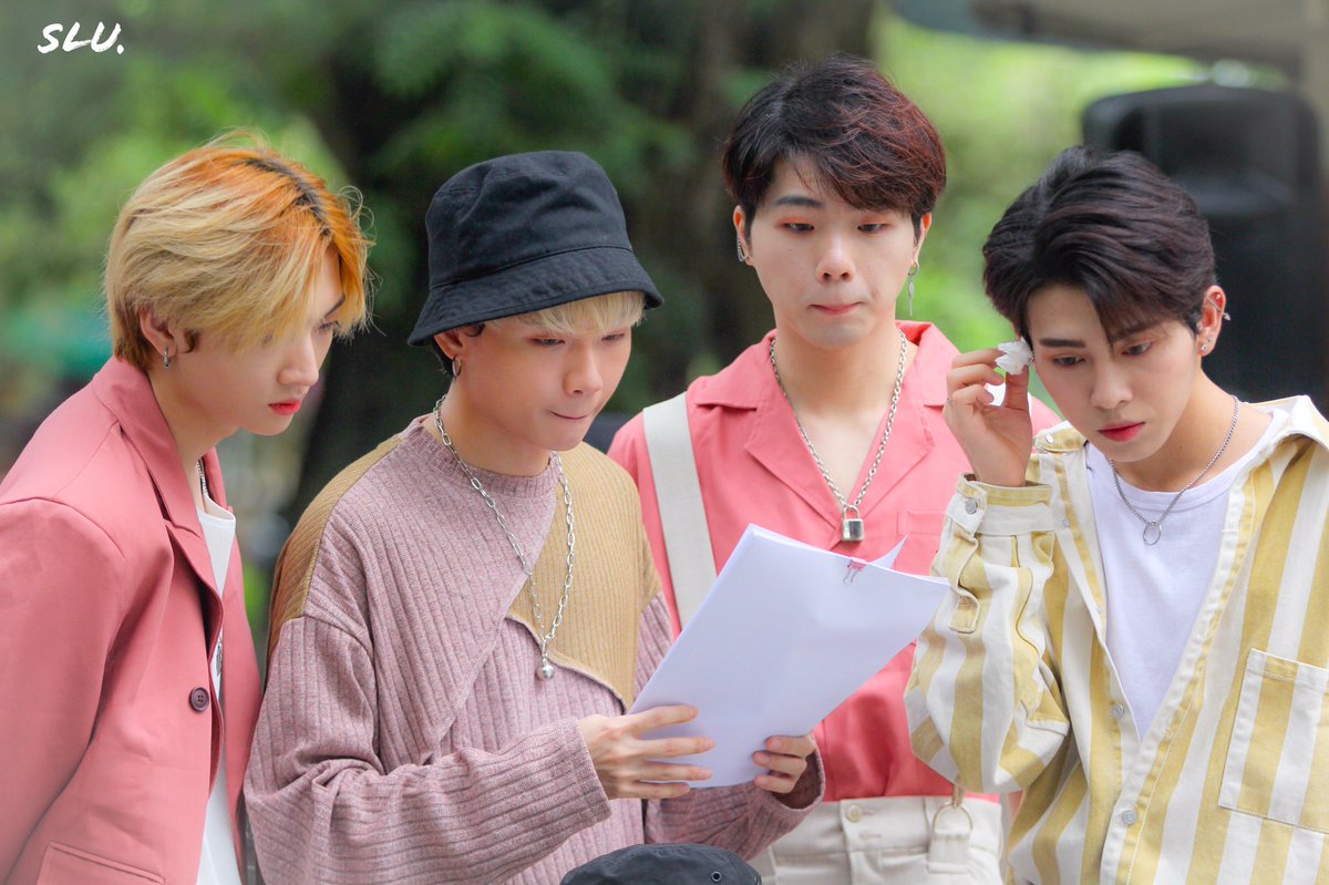 LittleStar_3008's tweet photo. [200712] D1VERSE in Hanoi https://t.co/MF34FlD1U6