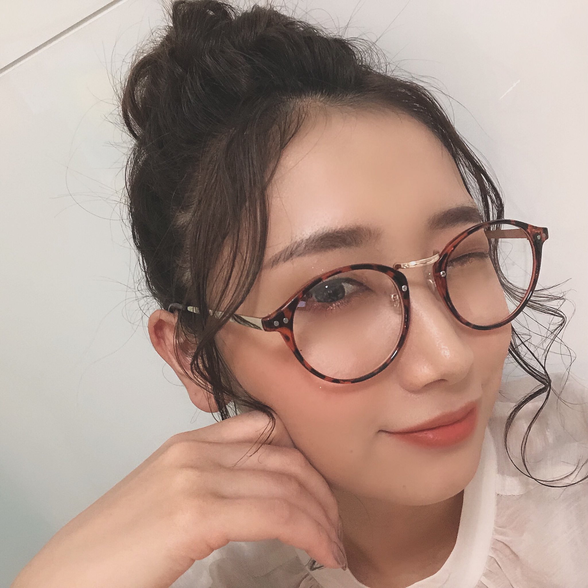 Twitter 上的 加美杏奈 おだんごめがね まとめ髪は楽ちんだぁ T Co D1hfpoxpwr Twitter