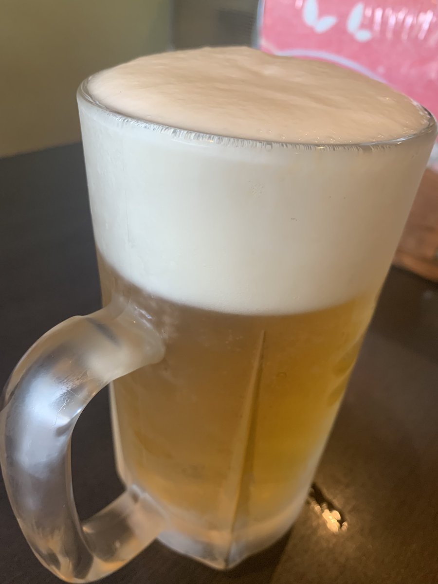 com62620975's tweet photo. 昼から大ジョッキ🍺 https://t.co/lzQ9hbRJoL