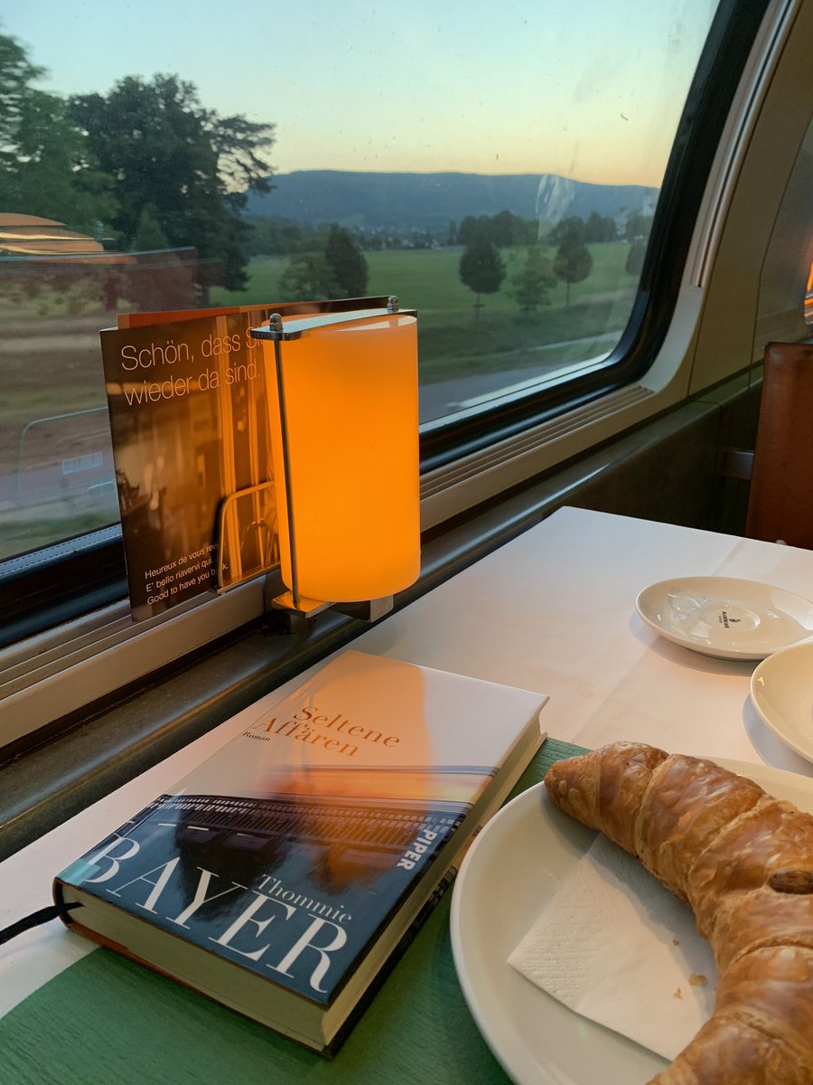 KarinMayerhofer's tweet photo. โIch fรคnde es schรถn, wenn wir einander gleichzeitig trรคumen wรผrden.โ
#MayBook https://t.co/1oIKWJH3Nu