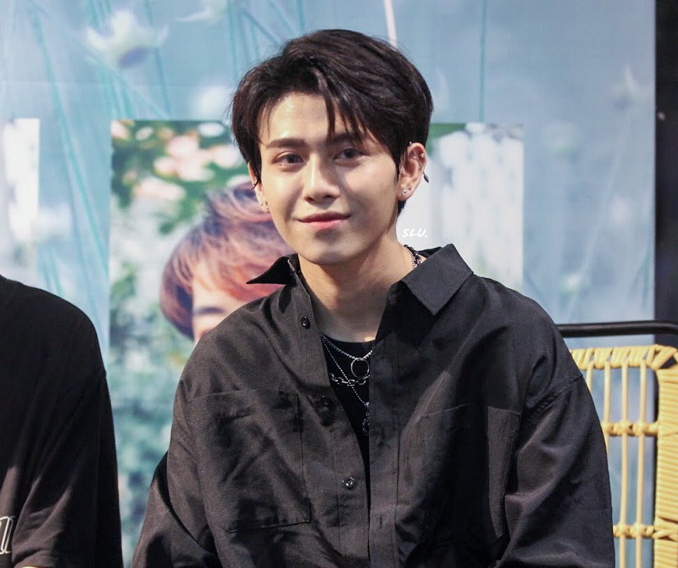 LittleStar_3008's tweet photo. [200711] MINH HOANG D1VERSE in Hanoi - 1st Fan meeting https://t.co/GbHeIXyTqu