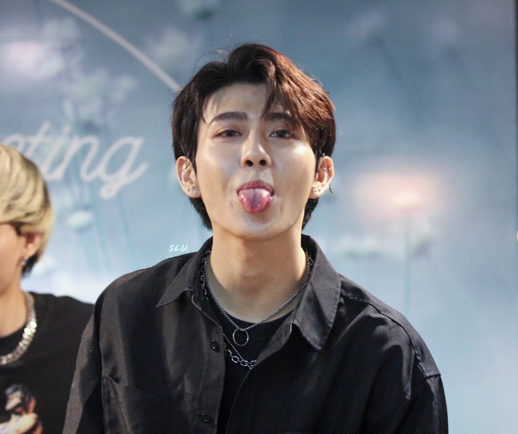 LittleStar_3008's tweet photo. [200711] MINH HOANG D1VERSE in Hanoi - 1st Fan meeting https://t.co/GbHeIXyTqu