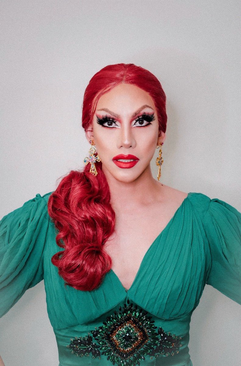 tonthanasit's tweet photo. One more Drag look for the #DragDoneUnlock #firsttimeindrag https://t.co/kybthi8sm3