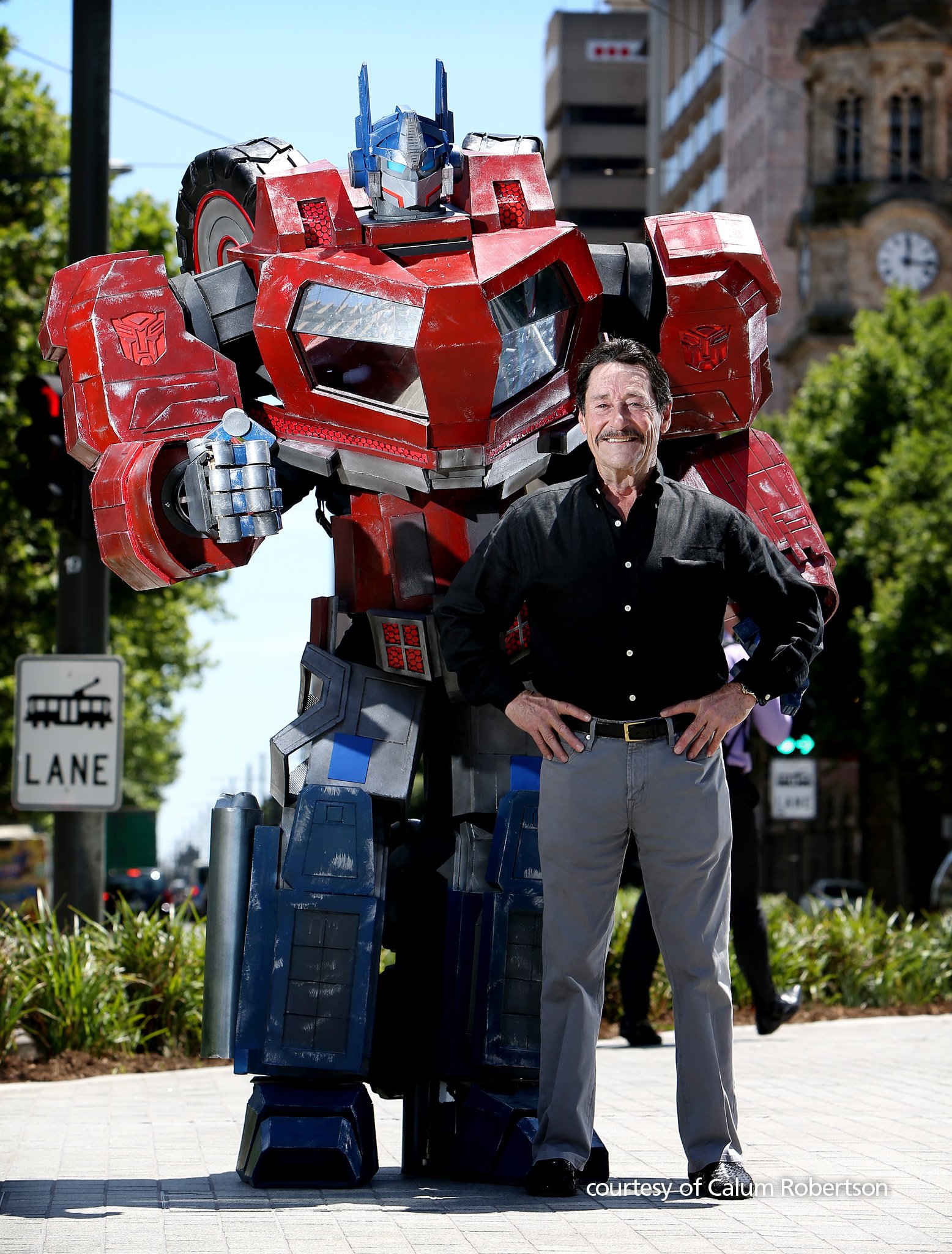 Happy birthday to the voice of the greatest of them all. 

Peter Cullen turns 79 today!  