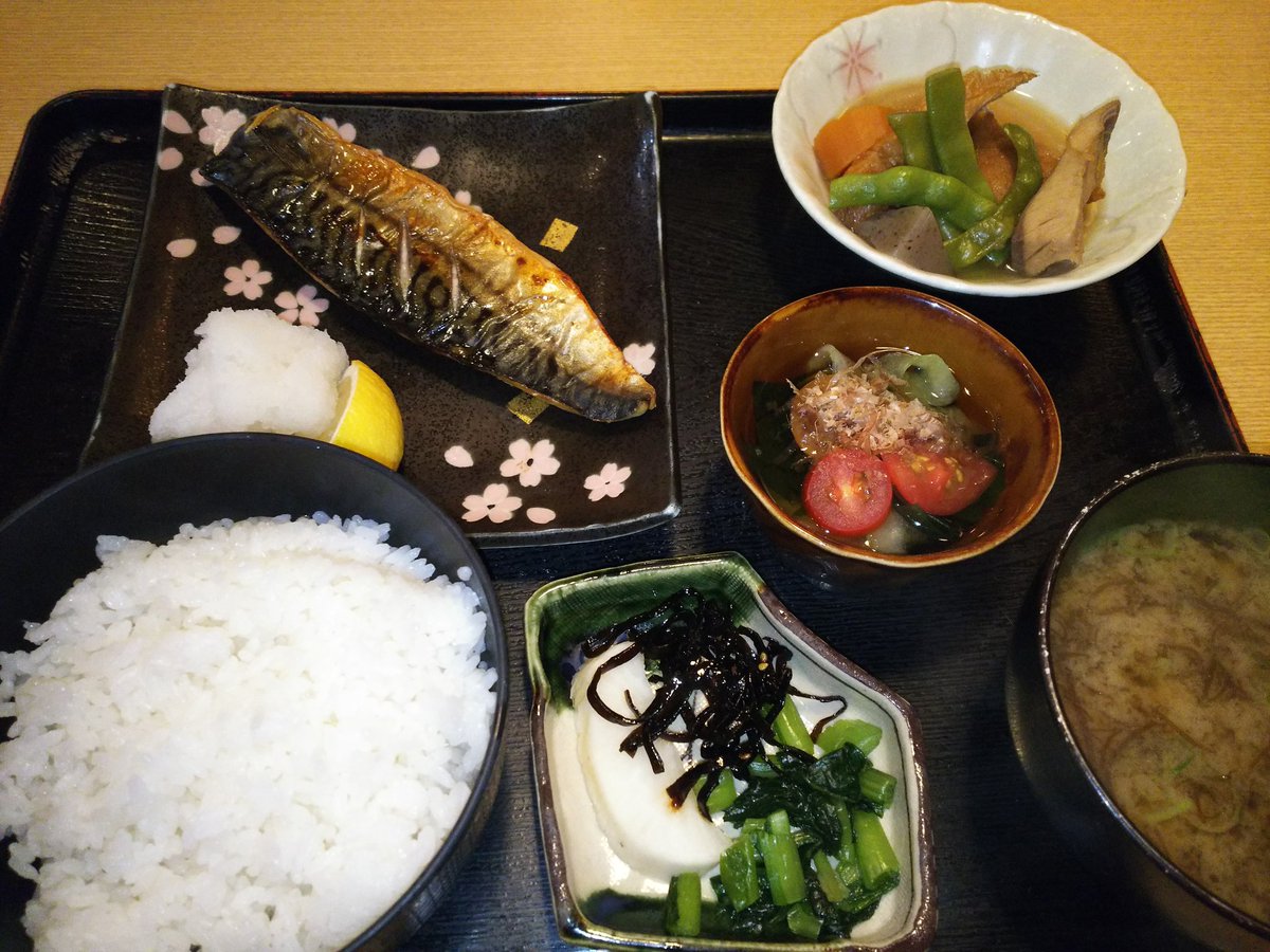 金沢駅前グルメ