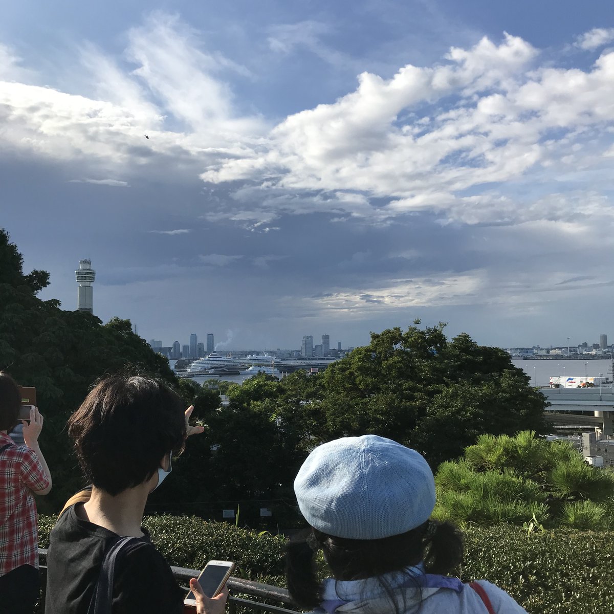 cinearctokyo_JP's tweet photo. [進行中です]
カフェ＆ワークショップ ｜ ヨコハマ再発見 シーズン4「みらい・未来・ミライ、ヨコハマ。」8月セッション
カフェ
8月7日（金） 18:00〜19:30
なか区民活動センター
ワークショップ
8月23日（日）13:30〜16:30
イギリス館 
詳細情報：https://t.co/s8mv20p0Mh https://t.co/Z2bkgCFcOV