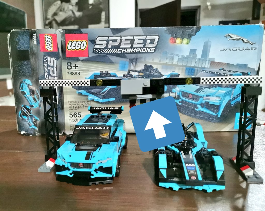 Fer_GleR's tweet photo. Hey @LEGO_Group we were building this great Jaguar set and couldn't get It done propperly cause one of the arc pieces was missing. 🥺 Had a great time though... https://t.co/AaeE2cFGwv
