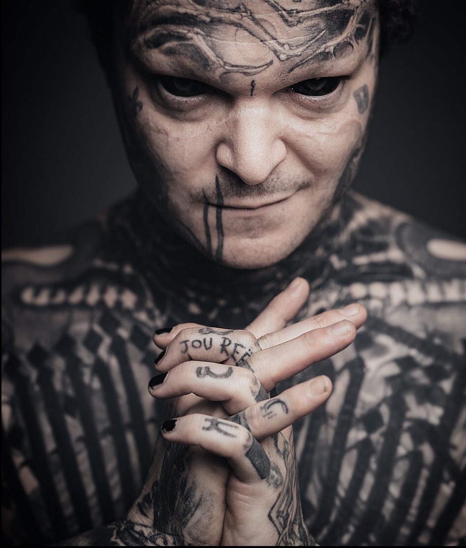 thedeadcherub's tweet photo. Chaos. ⚫️⚔️⚫️
📷:laurentpnce #mybodymod #facetattoo #eyetattoo #tattooed #tattooist #deadcherub https://t.co/lo6OoUSxLs