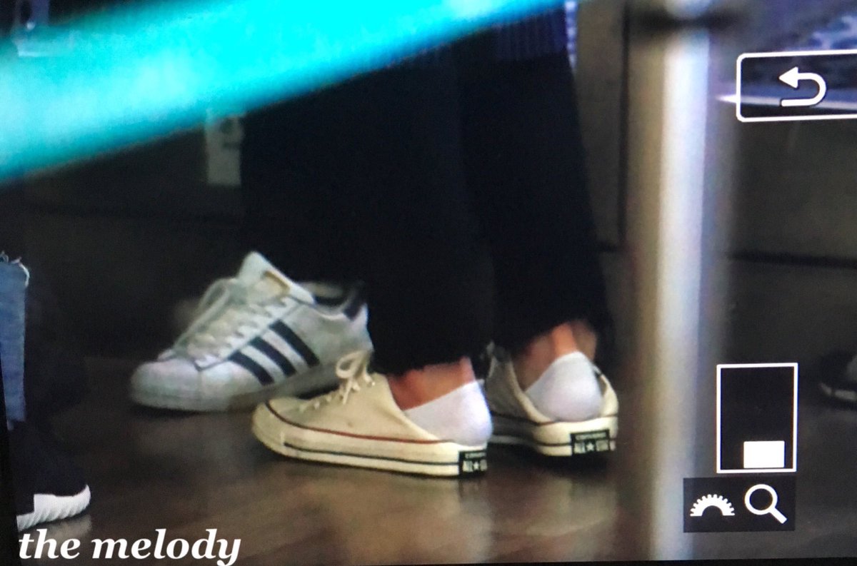 Parkbros vs FootwearFeel bad for his shoes. Never ending saga of Sungjin stepped on his shoes.