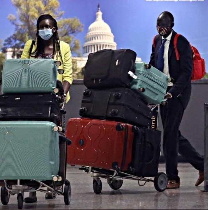 BorhoodM's tweet photo. WITH THIS HUMONGOUS, MOUTHWATERING LUGGAGE, BIAR AJAK PROVED HIMSELF AS NOT ONE OF US BUT A TRUE ELITIST, PRIVILEGED
 “REFUGEE “! https://t.co/MjIBtyTtEB