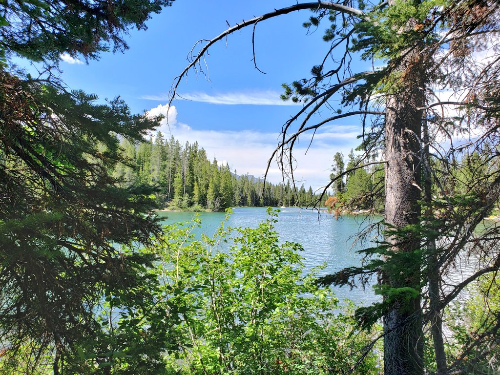 tinyocean_rving's tweet photo. Closed the day at #StringLake! Kids even went "swimming". Tried our new camping chairs and they are great! #RVTrip6 #RV #RVingUS https://t.co/Whg0EDJdkL