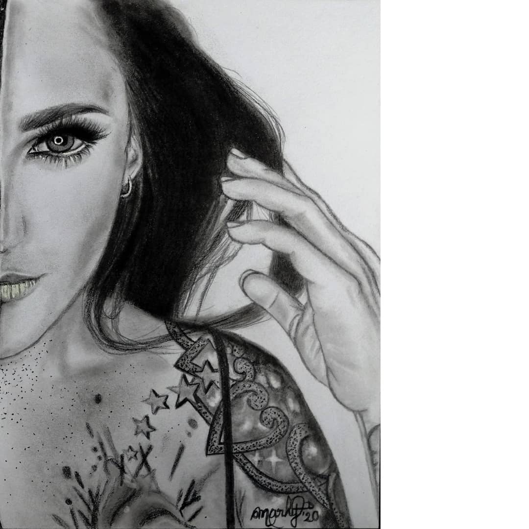MarhyselaS's tweet photo. Portrait. The muse: Raquel Fernandez (Duende) Artista del maquillaje 🇨🇷 
Técnica mixta: Grafito, sombras y pintura acrílica. 
Medidas: 17,5 cms X 23,5 cms
#art #artist #graphite #portrait #graphiteportrait #dibujo #drawing #handmadedrawing #arteacr #staedtler #MarhyselaS https://t.co/v5RDZeJjCW