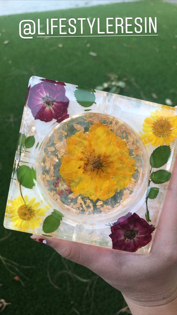 __emlc__'s tweet photo. @billielurked I make resin ashtrays, trays, and coasters! https://t.co/Dw9XcTV5zP