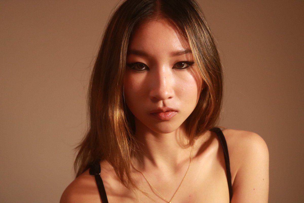 goddessambersun's tweet photo. my eyes are hypnotizing. they’ll reel you in until you’re begging for mercy

findom | fendom | paypigs https://t.co/H8zzD82p9V