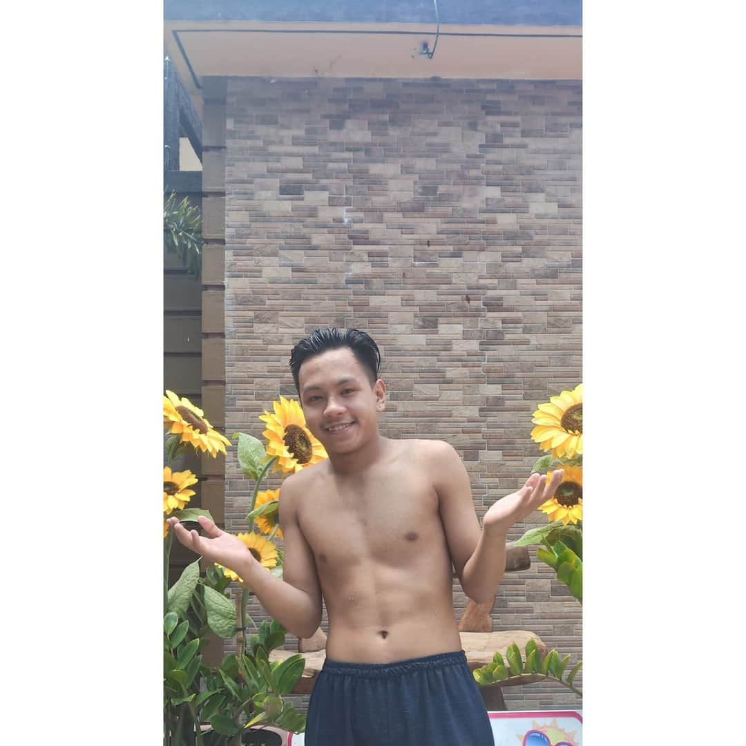 TheWhoYouWant1's tweet photo. Si cutie batang ama na bagets, sobrang wild at sarap nya. Sasabhan kapa na gawin mo lahat ng gusto mo gawin at ipagwa sakin. Shet!!! ang sarap nya mga mamshie ungol din sya ng ungol kapag nasasarapan. At ang pinakapanalo matagal sya labasan at sobrang dami nya labasan ng tamod. https://t.co/F7OoCxdoOs