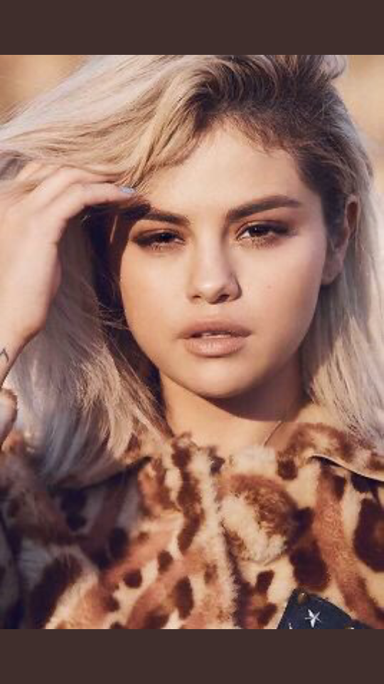 goodnesgomez's tweet photo. @TIIIIIIIIMOTHY Selena has them pressed and angry when I can't even confirm that the collaboration rumor is true, admire Gomez's beauty https://t.co/yqRiYHthWA