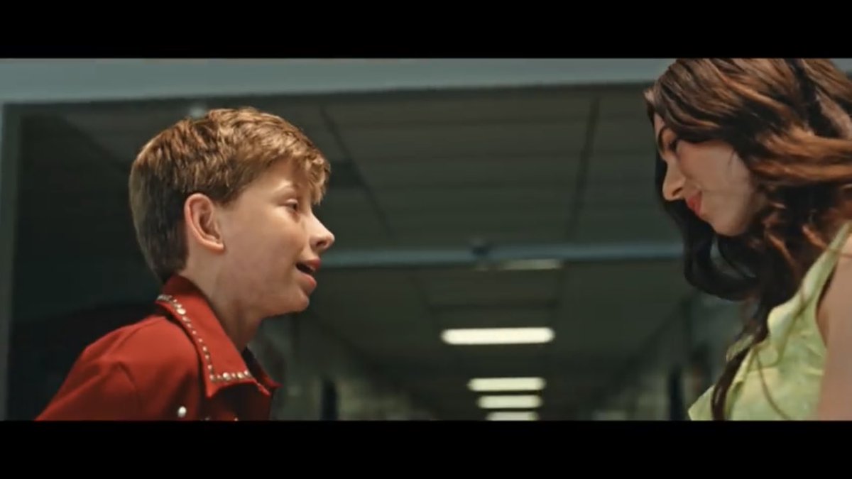 rhett_jensen7's tweet photo. Imagine being the girl in the music video for Mason Ramsey’s “Twang”. She has to smile, look down cause she’s 2 ft taller than him and pretend to be into this young stallion while he Yodells about his Twang https://t.co/VqRt2BMeBJ