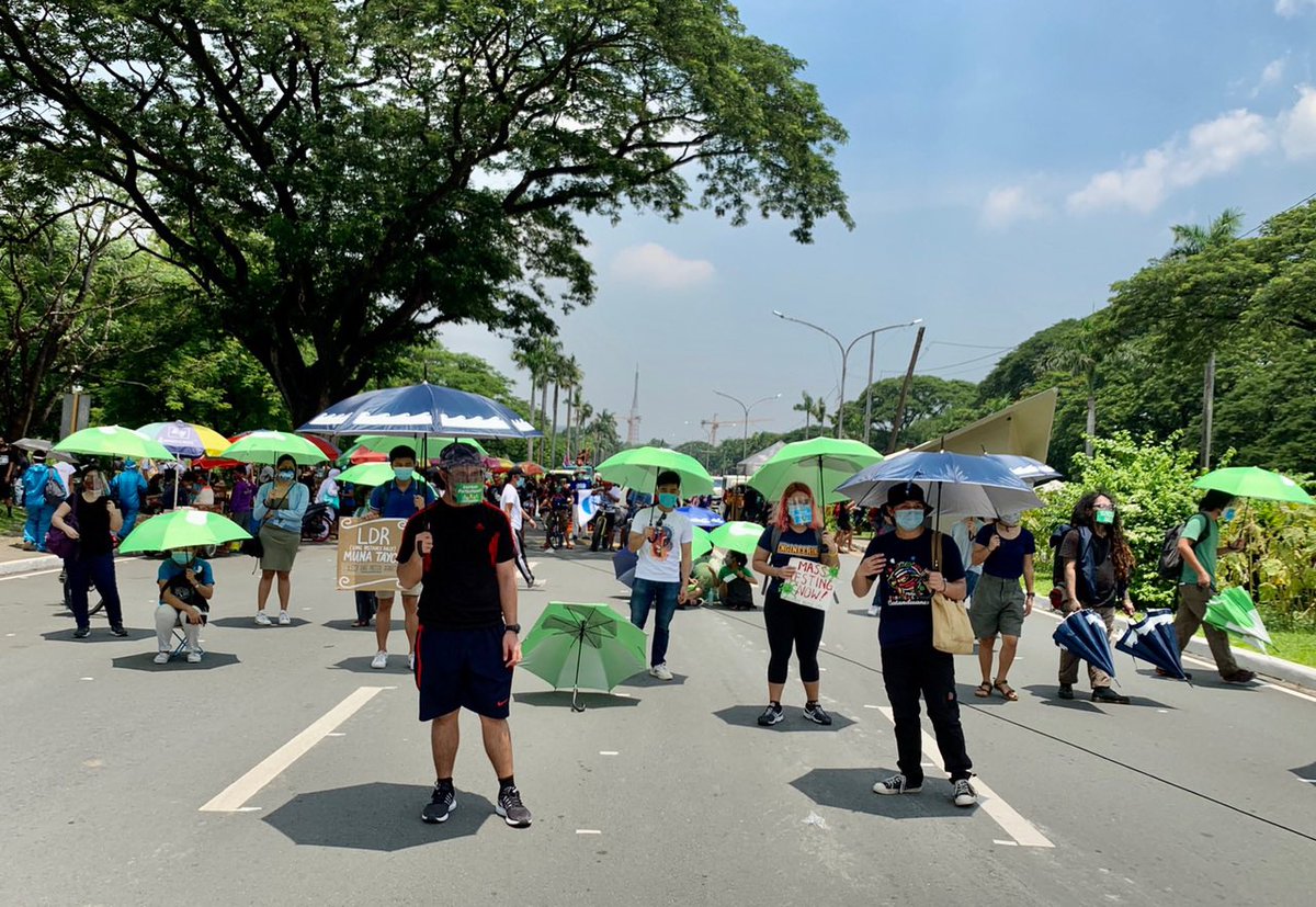 philmisereor's tweet photo. Yesterday, PMPI joined protesters to #SONAgKAISA. Later today, 3pm, PMPI will hold an online rally to grade president Duterte's performance. Join us!
#WeResistAsOnePlanet
#DefendTheDefenders
#DefendPressFreedom
#ActivistsNotTerrorists
#AminAngPinas
#RightsofNaturePH https://t.co/Qf6QN6tb3g