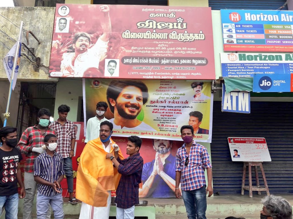 DThalassery's tweet photo. .@dulQuer fans in Thanjavur, Tamilnadu celebrate his birthday doing social service 👌👍

#HappyBirthdayDULQUER https://t.co/LrJKVNaQVd https://t.co/gZDFQtKlRX