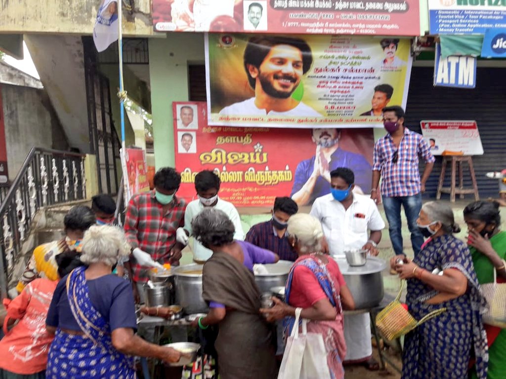 DThalassery's tweet photo. .@dulQuer fans in Thanjavur, Tamilnadu celebrate his birthday doing social service 👌👍

#HappyBirthdayDULQUER https://t.co/LrJKVNaQVd https://t.co/gZDFQtKlRX