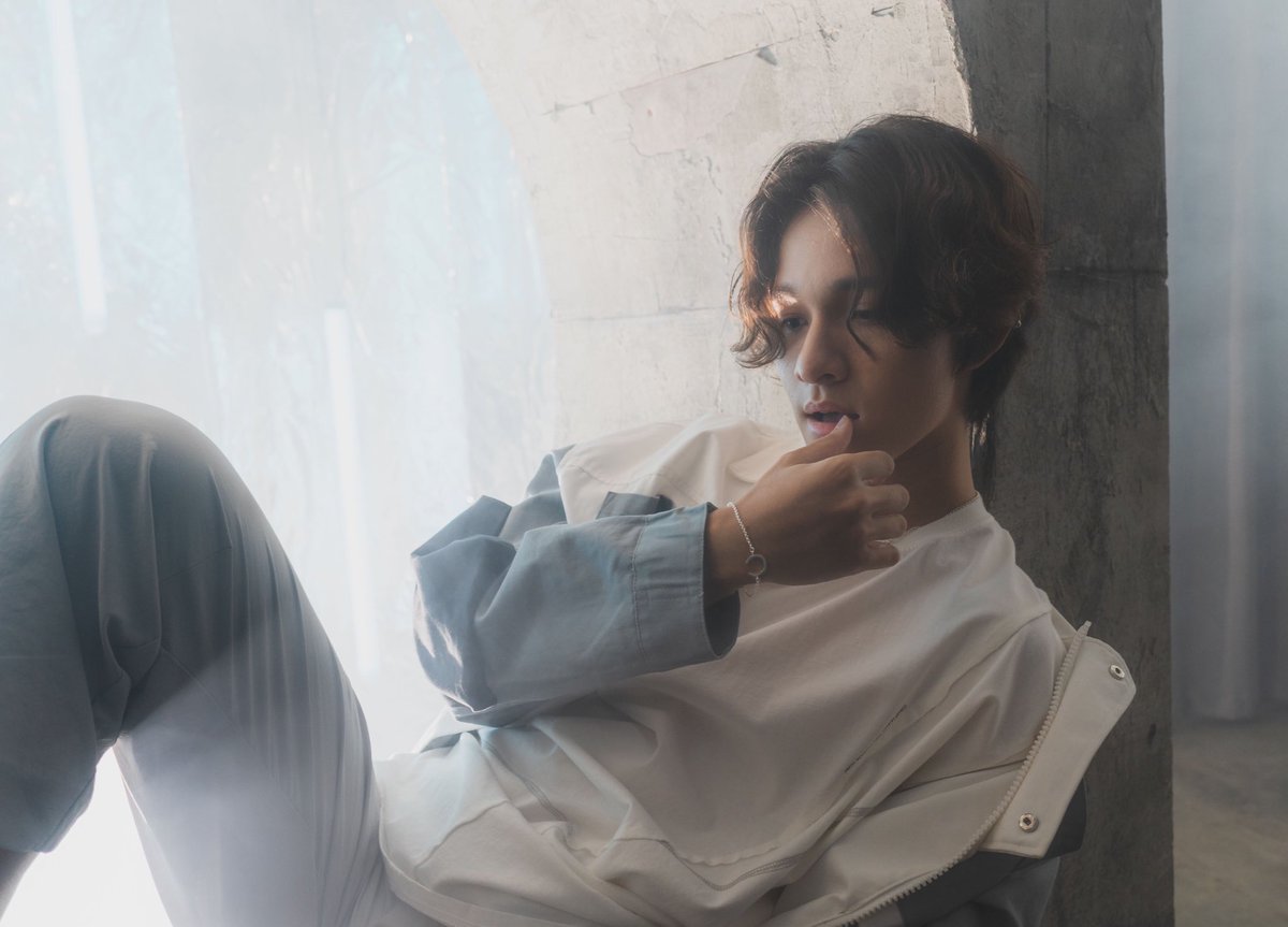 kapsul_official's tweet photo. Moonlight bracelet in collaboration with Samuel Kim available for limited purchase on August 1 at https://t.co/ezwNJ8qYoq

@ksamuelofficial 
#KAPSULXSAMUELKIM
#samuelkim https://t.co/XhtC4jtBbX