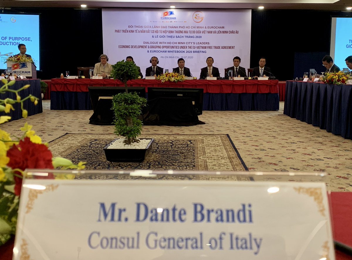ItalyinHCMC's tweet photo. @EuroChamVietnam dialogue with #HCMC leaders and presentation of the #Whitebook2020 with policy recommendations to improve the biz environment. Great discussion on opportunities&challenges for 🇪🇺 businesses in the most dynamic city of 🇻🇳, with an eye to the upcoming #EUVFTA https://t.co/BYoNPG2Phg