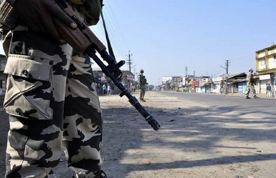 PrinceShihab92's tweet photo. Indian paramilitary soldier commits suicide in Kashmir.
@IvankaTrump
#Indiatweet https://t.co/oNyWfw5FRJ