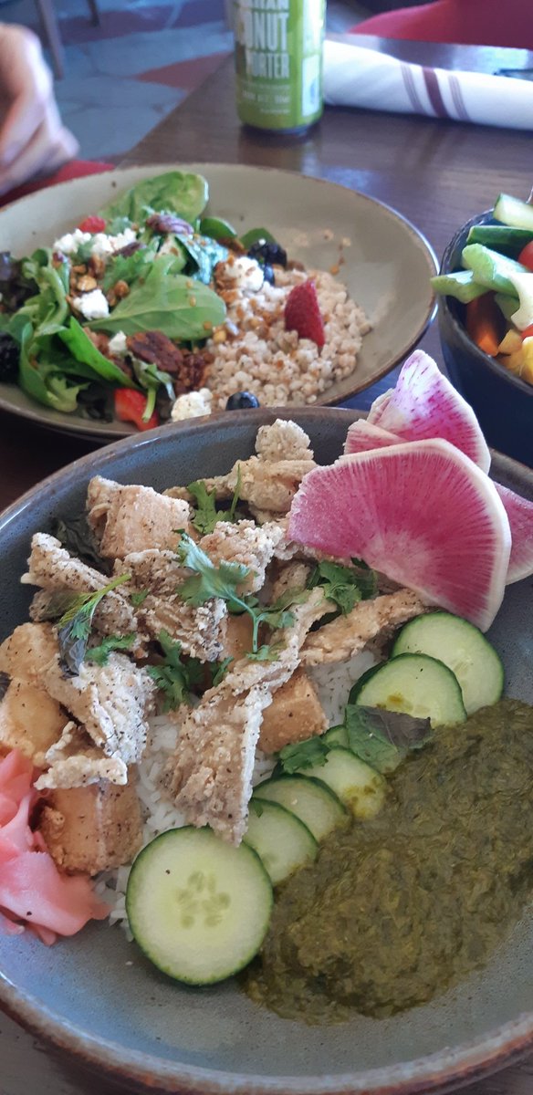 hammondthrasher's tweet photo. 32 degrees &amp; brilliant blue sky ✅ Delicious vegan dishes ✅ Meticulous cleaning &amp; social distancing in Lodge ✅ Masks on guests &amp; staff ✅  Stellar anniversary staycation ✅ Thx @FairmontJPL https://t.co/DXpMalikQy