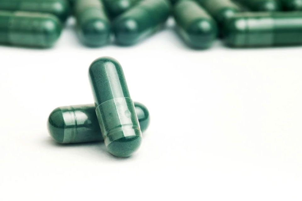 👩🏻‍🔬 RESIDENT BIOCITECH 👨🏻‍🔬
Les #microalgues sont des composés fragiles. <a href="/Metabolium/">METABOLIUM</a> a choisi de les emballer, de manière à préserver leur pureté et leurs nutriments, dans des gélules #pullulane : buff.ly/30ErNLV

#Innovation #Biotech #Spiruline #Santé