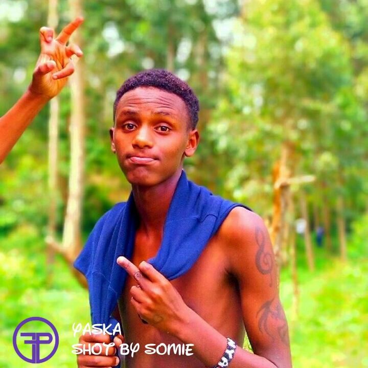 somie_alvin's tweet photo. Have you ever met a real n**** Rockstar? Ask me,,, This ain't no guitar b**** this is real,, am the cookie master.. #Nimest #5GHAR #AL #5gradshow2020 #20yearsHuaweiEurope #TECH4ALLPIC.twitter.com/IRJyrA7Xrn https://t.co/SeWiHsw1Sl