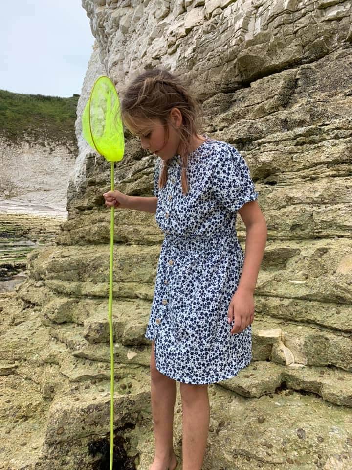 elainepett's tweet image. #shiningexample rock pooling with sunscreen