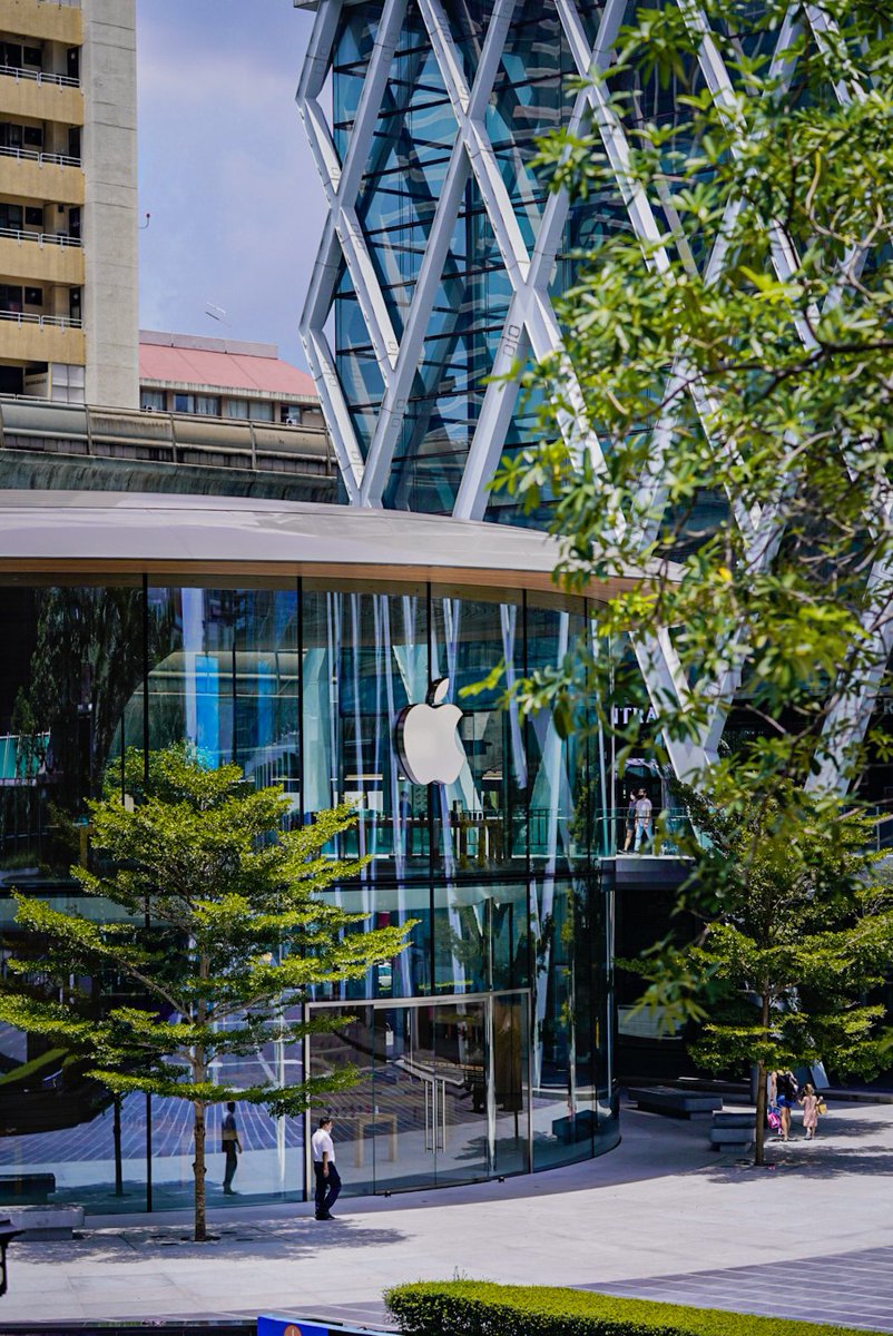 TeRry_p's tweet photo. Here it is Apple Store Bangkok at Central World Plaza.
(Sticker unwrapped version)
We will be seeing the grand opening soon in an upcoming weeks.
#terryshutter #apple #applestore #applestorectw #applestoreth #applestorethailand #bangkok #thailand https://t.co/hc9xKpF6cm