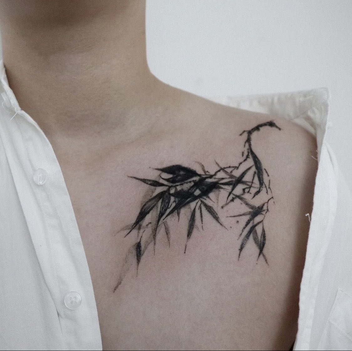 silenceflow1's tweet photo. #coverup
.

 #동양화일러스트 #수묵화일러스트 #waterpaintings #blacktattooart #orientaltattoo #심플타투 #감성타투도안  #가로수길타투샵 #tattoodesign #한국화 #한국화타투 #타투발색 #오오티디패션 #패션소품 #타투포트폴리오 #가슴타투 #나뭇잎타투 #식물타투 https://t.co/LBCy5rnhhO