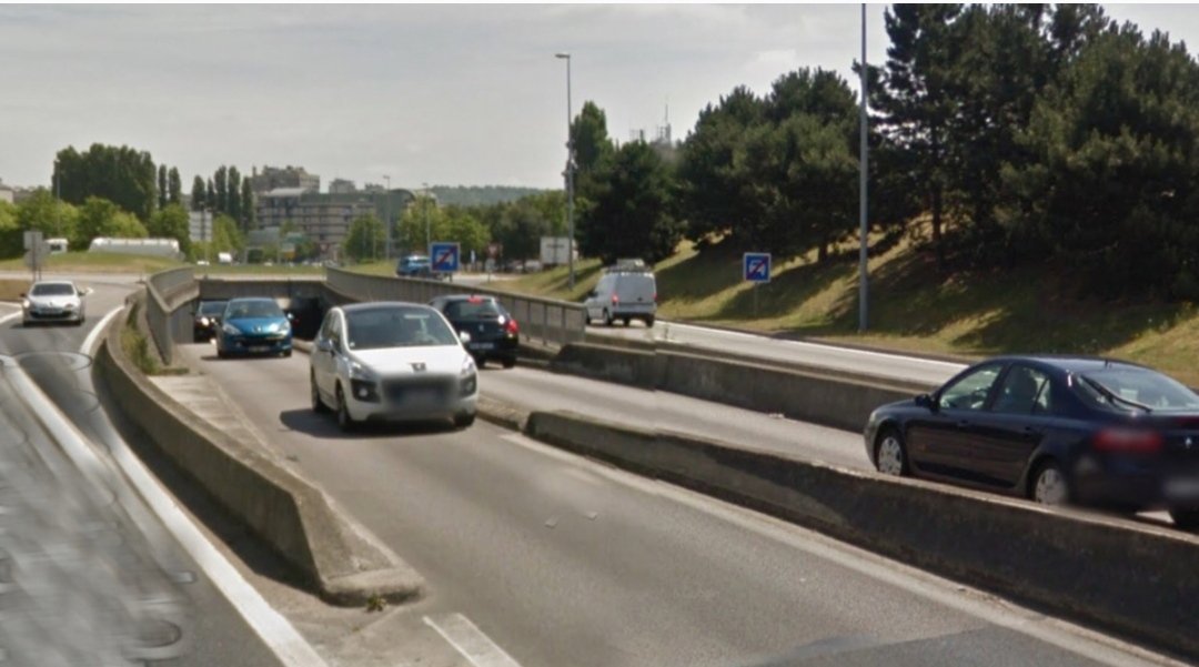 PoliceNat76's tweet photo. [#CirculationPerturbee]

Suite à des travaux en cours, la trémie du rond point de la Motte @Rouen est actuellement fermée à la circulation. 

Circulation perturbée dans les 2 sens. 

Restez prudents. https://t.co/UZ9dWDh1sJ