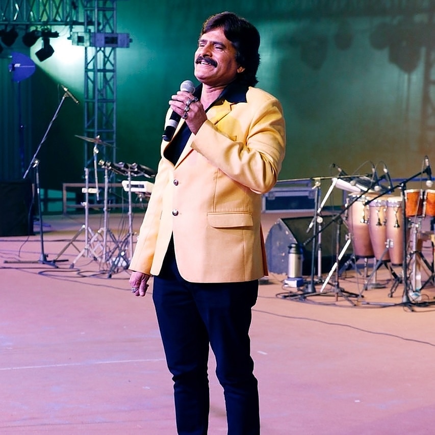 SwarComm's tweet image. Indian Stand-up Comedian_Ahsaan Qureshi
Throwback Picture of Kumbh Mela Prayagraj 2019
@SwarComm 
@AhsaanQureshi 
@InfoDeptUP 
@UPGovt 
@DirCultureUP 
 
Social Media Management done by Swar Communication organized by Department of Culture Government of Uttar Pradesh