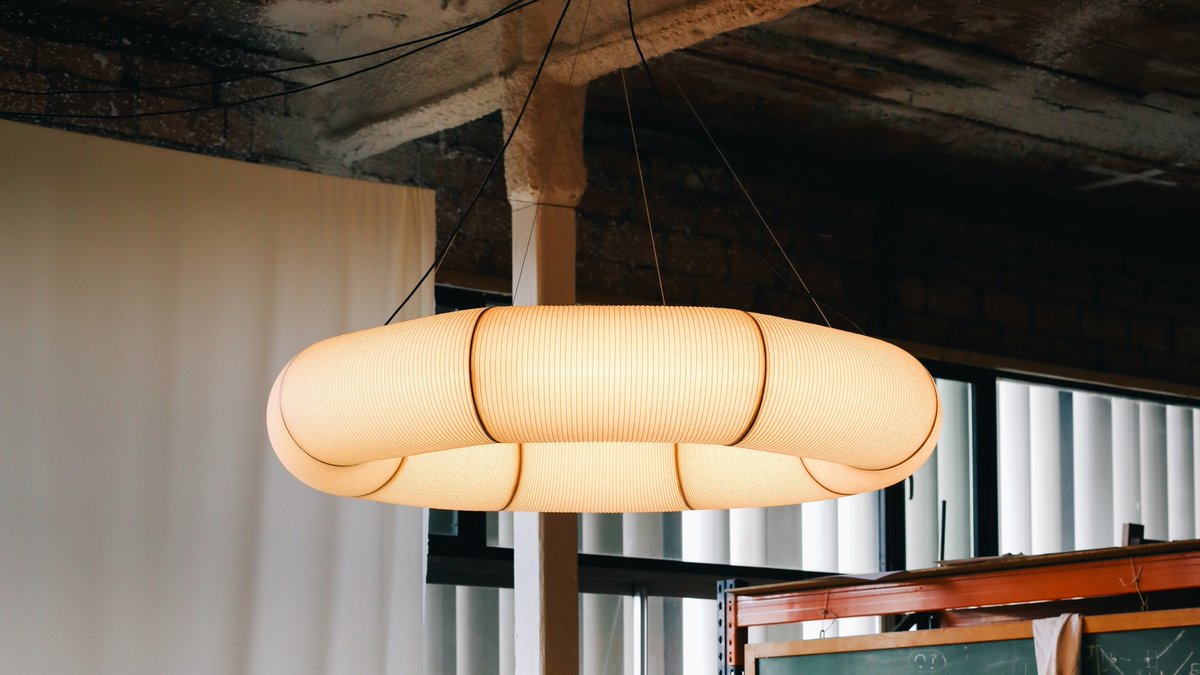 ltgsys's tweet photo. Tekiò Circular #ceilinglight from @santacole
Photo: Iris Humm NorCal Agent @ltgsys
#ltgsys #lampstagram #LED #lighting #lightingdesign #lightingdesigners #lightingdesigninspired #remodelista #moderninteriors #modern #designmilk #contemporarylighting #lantern #lanternlighting https://t.co/HGEZIAelHH