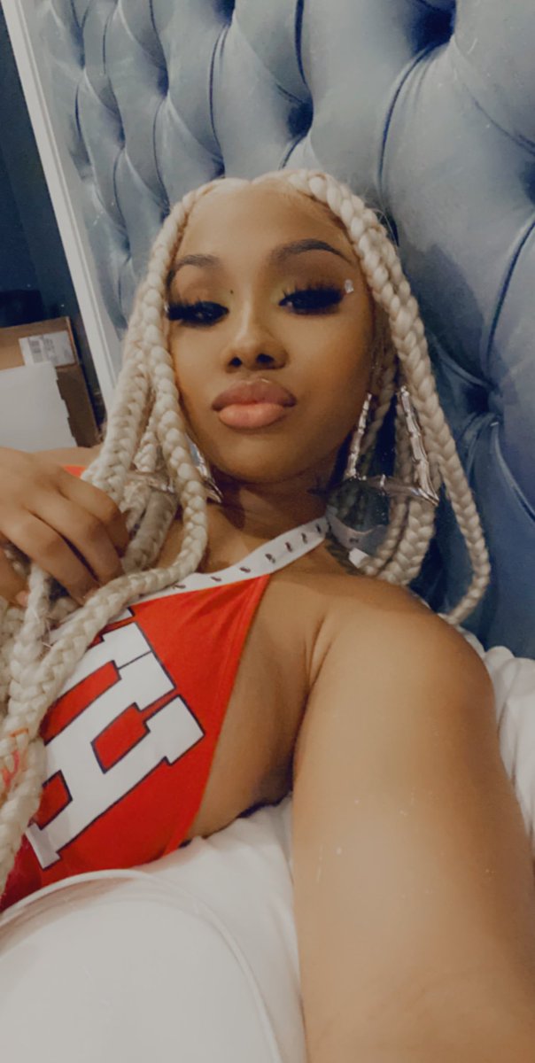 AriTheDon's tweet photo. ❤️👩🏽‍🦳 https://t.co/hOCIsQXHvD