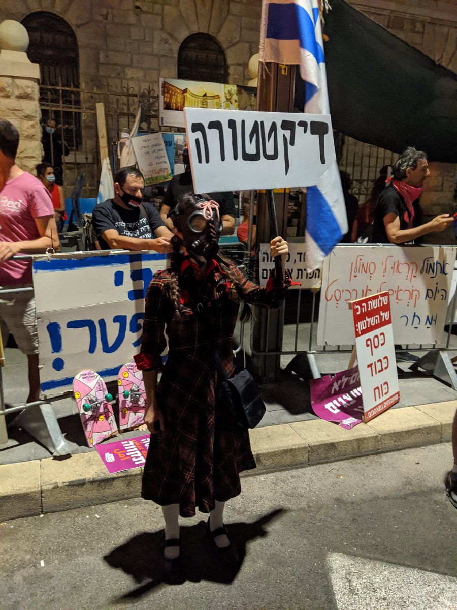 zanbel's tweet photo. The revolution will not be televised #takebackwhatsyours https://t.co/YcUmhVkFwt